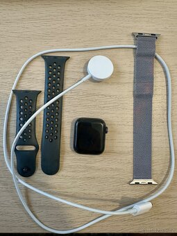Apple Watch Nike SE 40mm - 5
