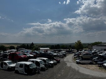 Autovrakoviště - prodej náhradních dílů - 5