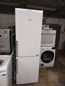 Prodám plně funkční digitální lednici zn. Bosch-180cm-DOVEZU - 5