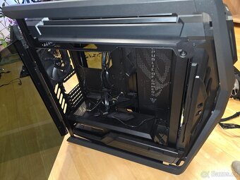 Asus ROG Hyperion - 5