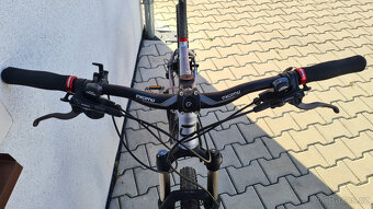 Dema RYANO 5.0, Hydr. brzdy, Shimano Deore / XT, Rám M - 5
