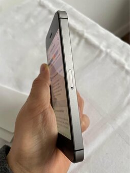 iPhone SE - 5