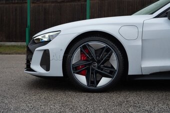 Audi E-tron GT RS - 5