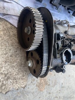 Hlava motoru 1.4 16V55 kw fabia 1 - 5