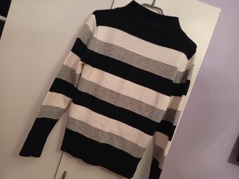 Svetr značky Adidas, velikost M. - 5