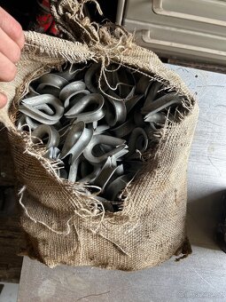 SPOJOVACÍ MATERIÁL/KOTVY DO BETÓNU/OKÁ/ZÁVIT - 5