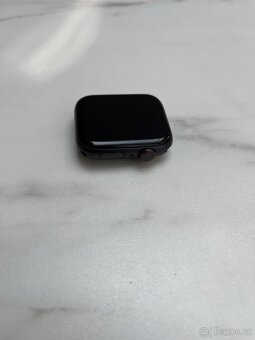 Prodám Apple watch SE (2022) 44mm Cellular -velmi dobrý stav - 5