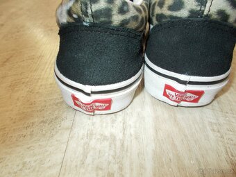 NÁDHERNÉ KOŽENE BOTY VANS V.39 100%STAV - 5