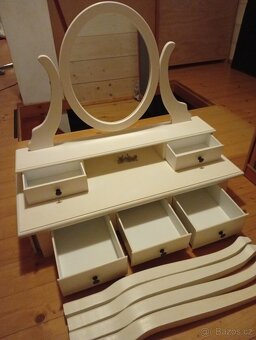 Kosmetický stolek - 5