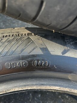 Letní pneu goodyear 215/55 R17 - 5