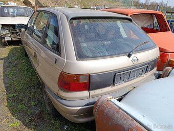 Opel Astra F 1.6 na díly opravu - 5