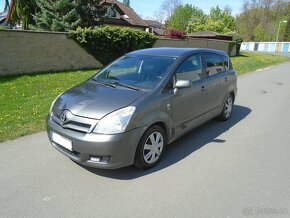 Toyota Corolla Verso - 5