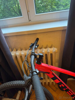 PRODÁM HORSKÉ KOLO TREK MARLIN 7 (KOLA 29") - 5