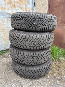 Plechové disky - nové zimními pneu 195/65 R15 - 5