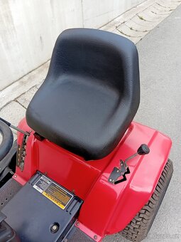 Prodám zahradní traktor MTD 12Hp - 5
