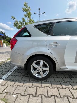 Prodám auto KIA CEED - 5