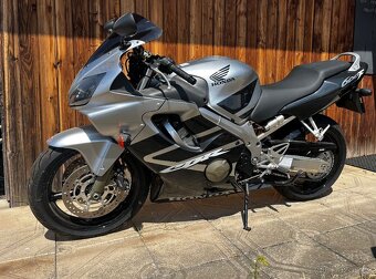Honda CBR600F - 5