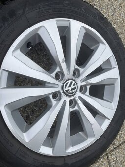 Zimní alu kola VW Golf VII originál R16 5x112 205/55/R16 - 5