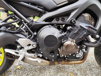 Yamaha MT 09 - 5