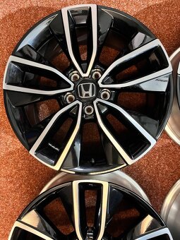 5x114,3 R18 Originál alu Honda H-RV - stav nových - 5