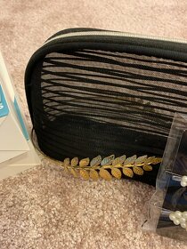 Set věcí - taštička, album, cedule, ozdoby - 5