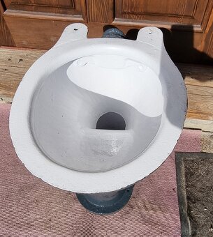 Starožitný záchod WC LITINA , bunkr - 5