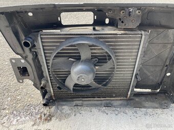 Prodám chladičovou stěnu Fabia II - 5