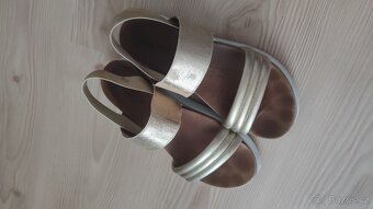 Zlaté inuovo sandály 38 - 5