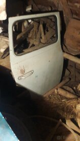 Dveře zadní i přední a od kufru Škoda 1202 - 5