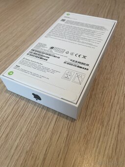 Prodám nový iPhone 16e, 128 GB, černý, nerozbalený - 5