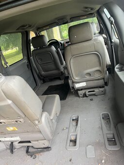 Kia Carnival - 5