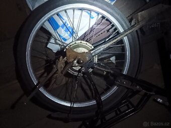 Prodám LiOn baterii+nabíječku - 5