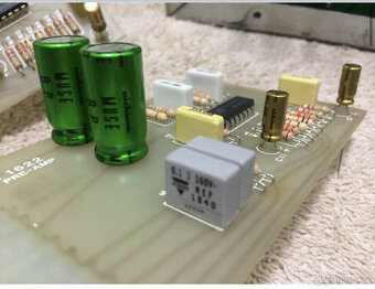 Rotační DJ mixážní pult Urei 1620 - 5