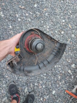 Elektrická sekačka a strunová sekačka - 5