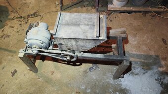 Vinařský lis a bubínkový drtič - 5