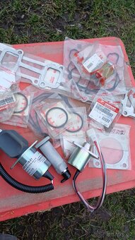 DÍLY UNC a LOCUST - 5