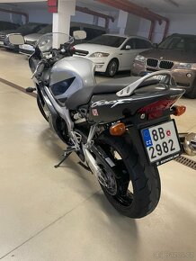 HONDA CBR 600F - 5