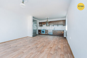 Rodinný dům se 2 byty 2+kk, Staré Jesenčany (okr. Pa, 131388 - 5
