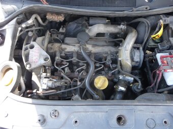 Renault Megane 1,9 tci F9Q B 8 - 5