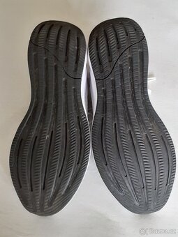 Bílé běžecké boty adidas 45 EU - 5