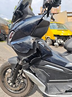 Aprilia SR GT 125 - 5
