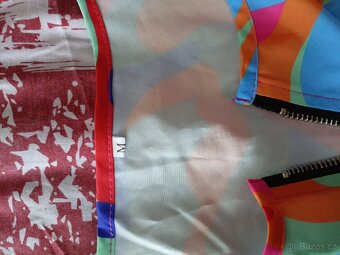 Pestrobarevná halenka L - 5