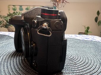 Panasonic lumix g9, TOP stav - 5