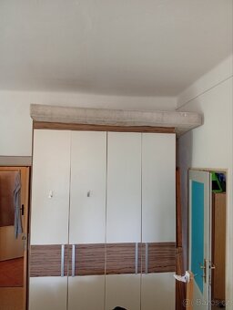 sestava ložnice skříň, žvýkací tabáky el.cig. - 5