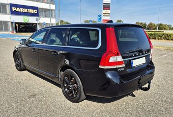 VOLVO V70 D4 120KW 5-VÁLEC 1.MAJ XENON KŮŽE TAŽNÉ. ALU - 5