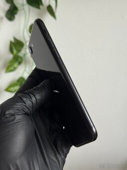iPhone SE (2020) 64GB - záruka, DPH - 5