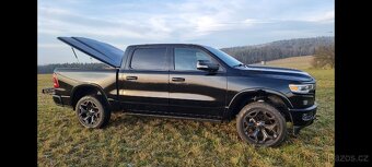 NOVÝ KRYT KORBY DODGE RAM LIMITED ČERNÁ PERLEŤ - 5