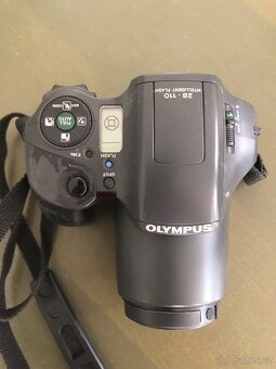 Zrcadlovka Olympus IS-10 - 5