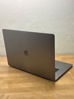 MacBook Pro 16” 2019 CTO/16GB RAM/i7/512GB SSD/ Záruka - 5
