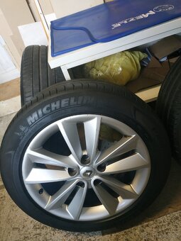 ALU kola Renault Scénic 5x114,3 r17 Originál,pneu 6mm 205/55 - 5